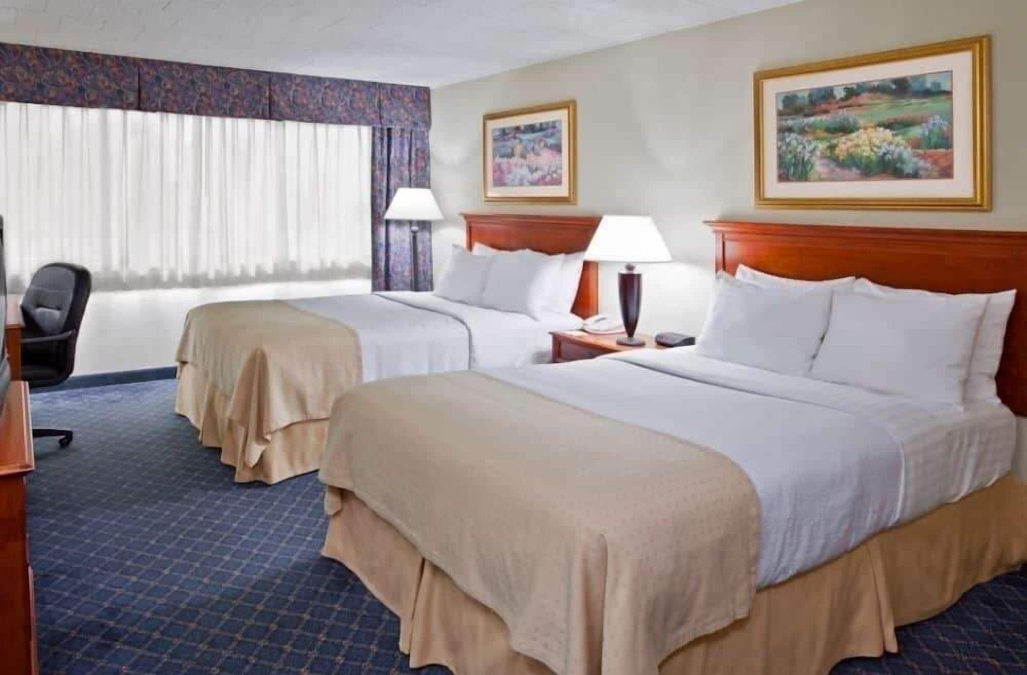 Ramada By Wyndham Uniontown Hotel Eksteriør billede