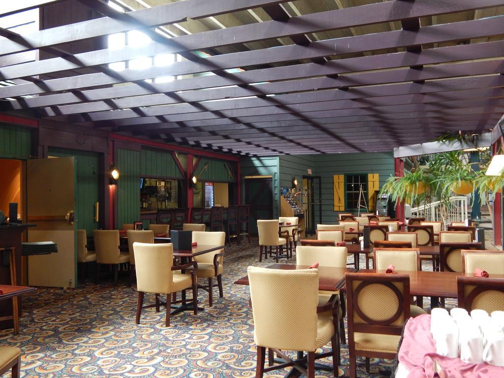 Ramada By Wyndham Uniontown Hotel Eksteriør billede