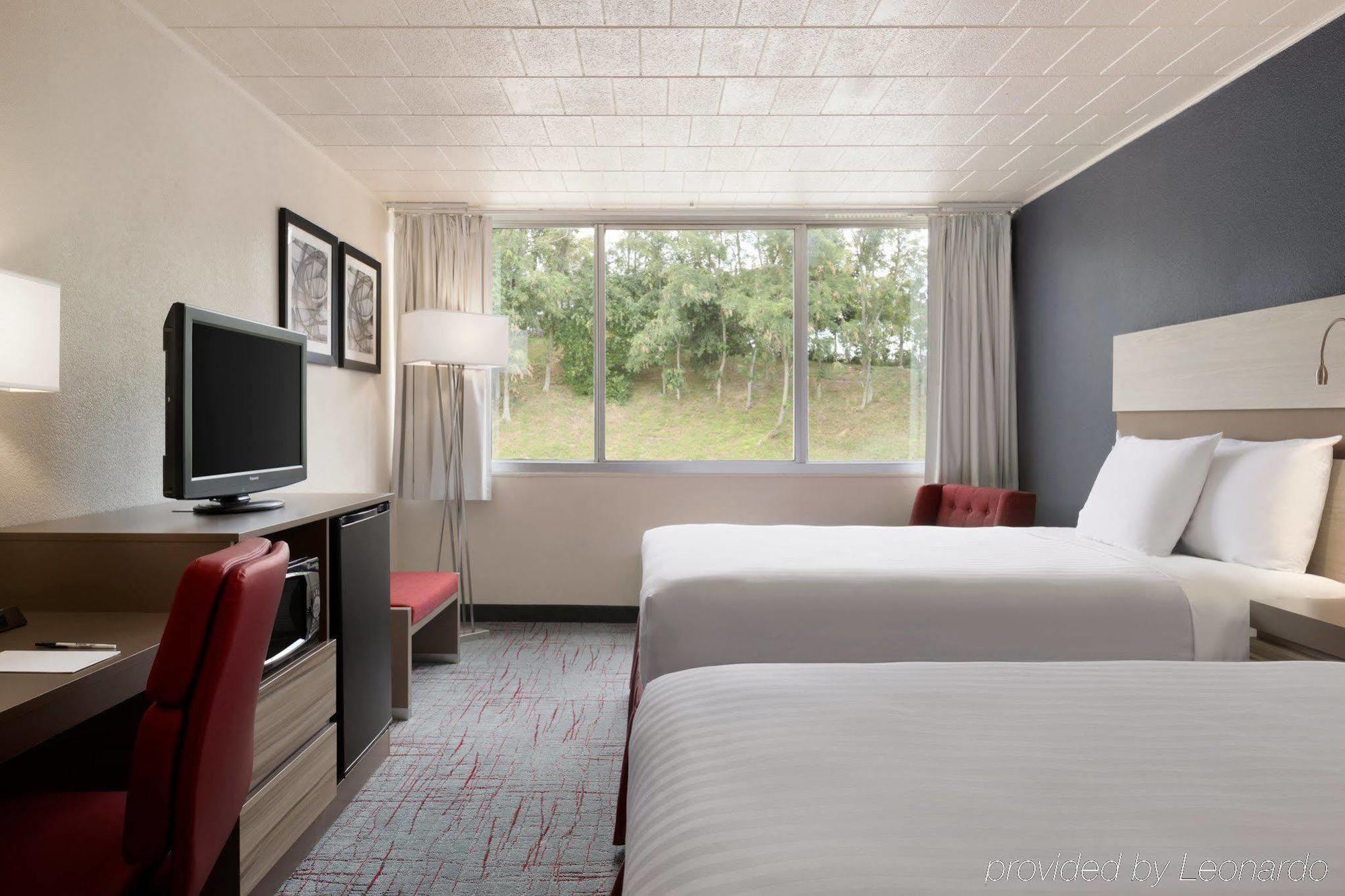 Ramada By Wyndham Uniontown Hotel Eksteriør billede